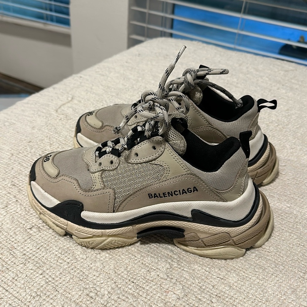 Balenciaga triple s vanille